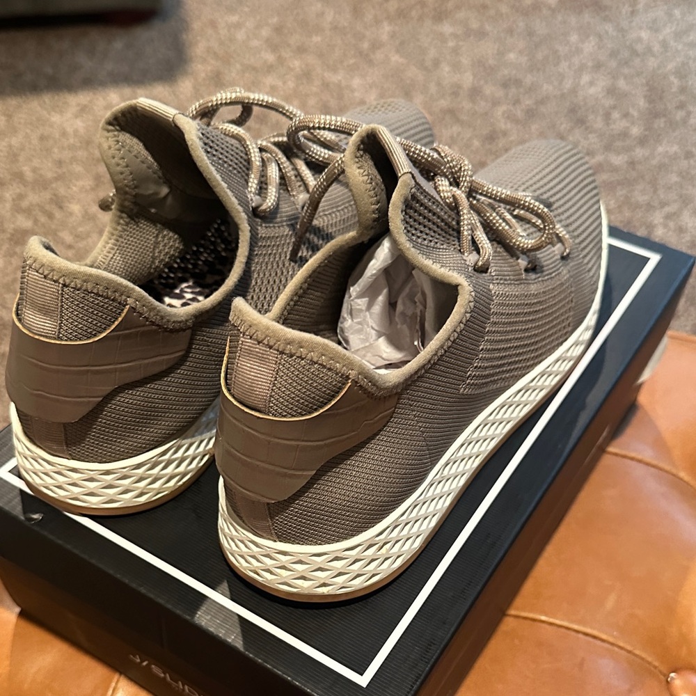 Stylish Women's Athletic Shoes - Taupe - Picture 3 of 9